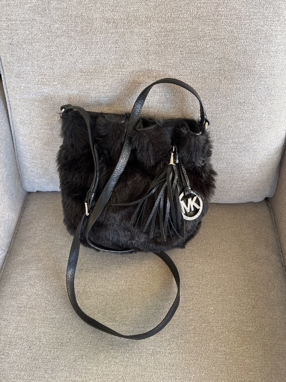 Michael Kors NWOT black tassel faux-fur crossbody Handbag